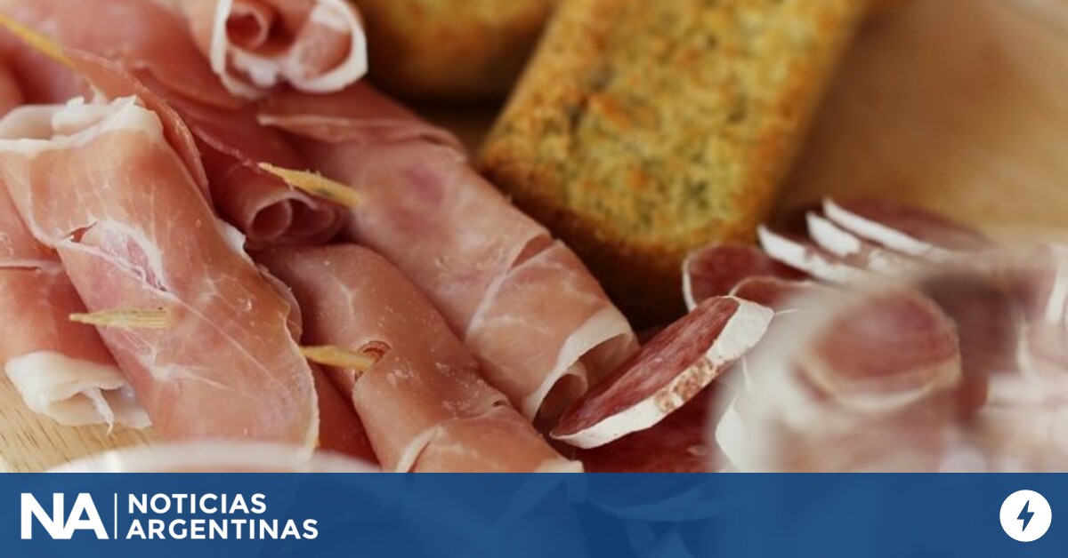 Venden 100 gramos de jamón crudo, un kilo de queso cremoso y un kilo de pan por menos de $9000: dónde y hasta cuándo