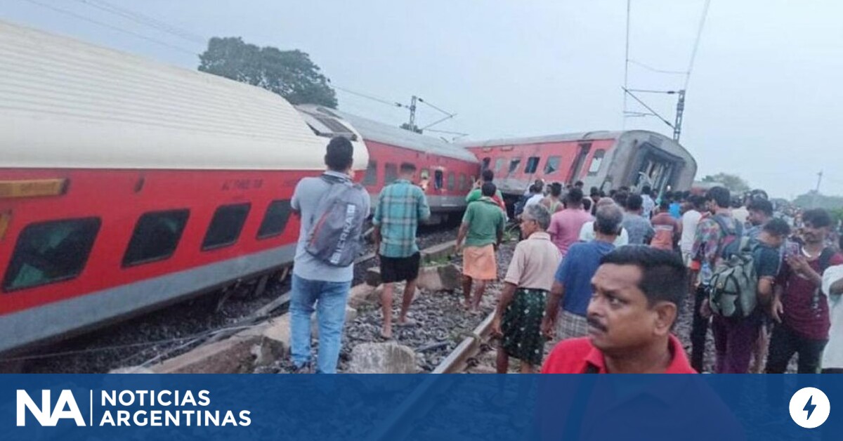 India: dos muertos y 20 heridos al descarrilar un tren de pasajeros 