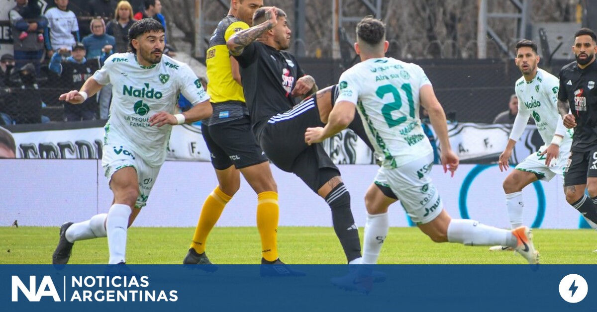 Insólito: Deportivo Riestra jugó con 12 futbolistas ante Sarmiento de Junín