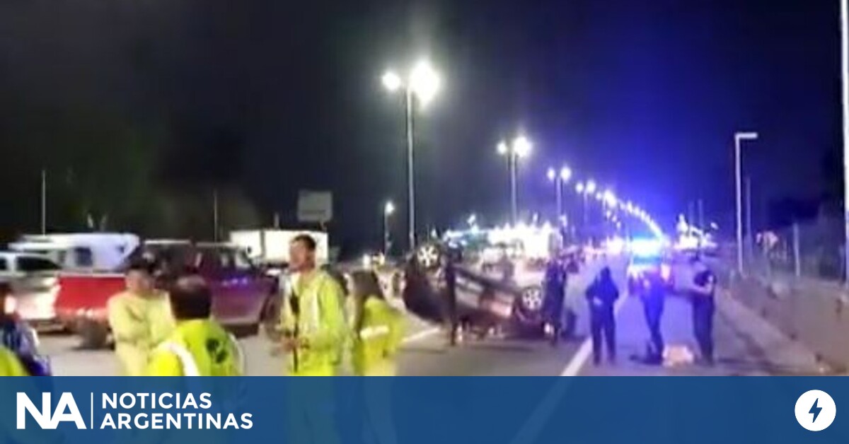 Mañana accidentada: choque y vuelco en la Autopista Riccheri y en Caballito