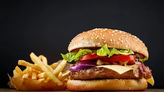 Último día para comer hamburguesas a mitad de precio: cómo acceder al beneficio