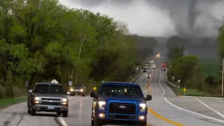 Video: agresivos tornados provocaron heridos y casas destruidas en Estados Unidos